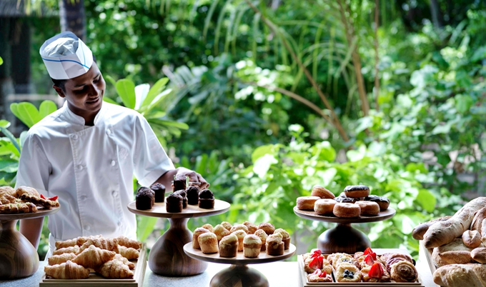 瓦卡鲁|瓦卡库岛|小白马 Vakkaru Maldives,dining时间( 7:00 - 11:00，6:30 - 10:30 )美食攻略 Amaany（主餐厅） ，方便大家选岛（海岸线假期一级代理提供），海岛马尔代夫maldives