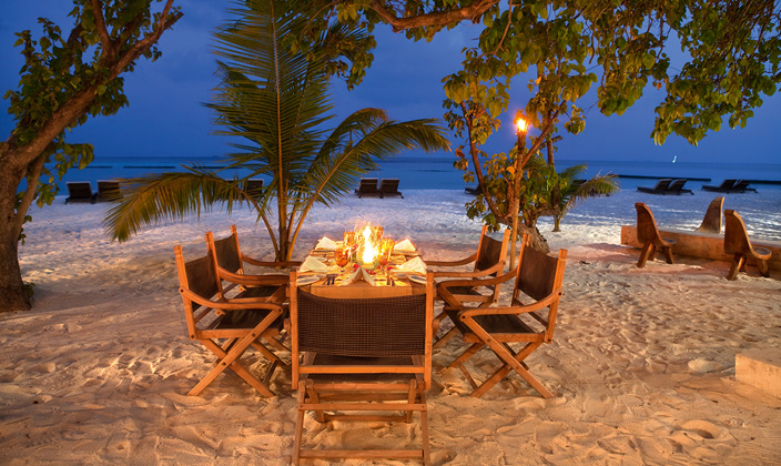 慕芙士岛|魔富士 Constance Moofushi,dining时间( 07:00-10:30，19:30-22:00 )美食攻略 Alizee（西餐厅） ，方便大家选岛（海岸线假期一级代理提供），海岛马尔代夫maldives