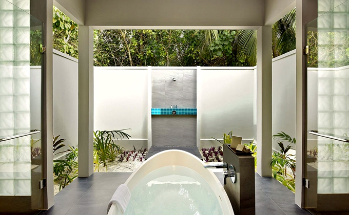 房型内部设施图片参考，如无边泳池与电视及音响， Beach Villas with Pool-泳池海滩别墅 maldievs(迪加尼|戴加利岛 Dhigali Maldives) 