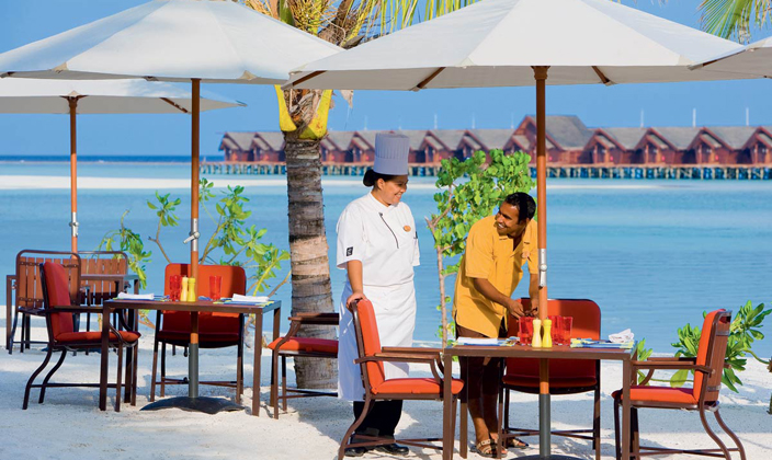 丽世岛|原狄娃岛 LUX* SOUTH Maldives,dining时间( 10:30-17:00 )美食攻略 Lagoon Bar（酒吧） ，方便大家选岛（海岸线假期一级代理提供），海岛马尔代夫maldives