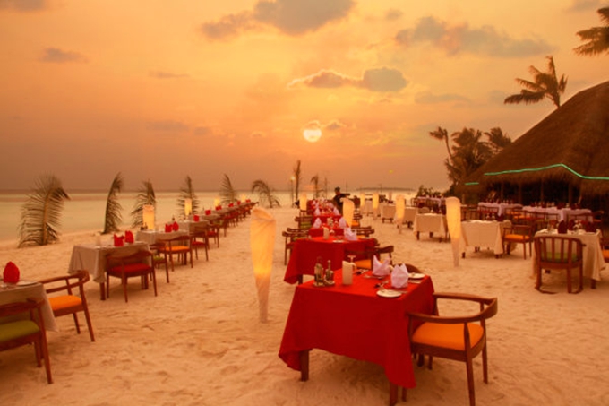 迪古法鲁岛 Dhigufaru Island Resort,dining时间( )美食攻略 Dhandifulhu--主餐厅 ,方便大家选岛(海岸线假期一级代理提供),海岛马尔代夫maldives