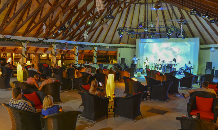 班度士岛|班多士 Bandos islands,dining时间( 全天候 )美食攻略 Sand Bar(沙滩酒吧) ,方便大家选岛(海岸线假期一级代理提供),海岛马尔代夫maldives