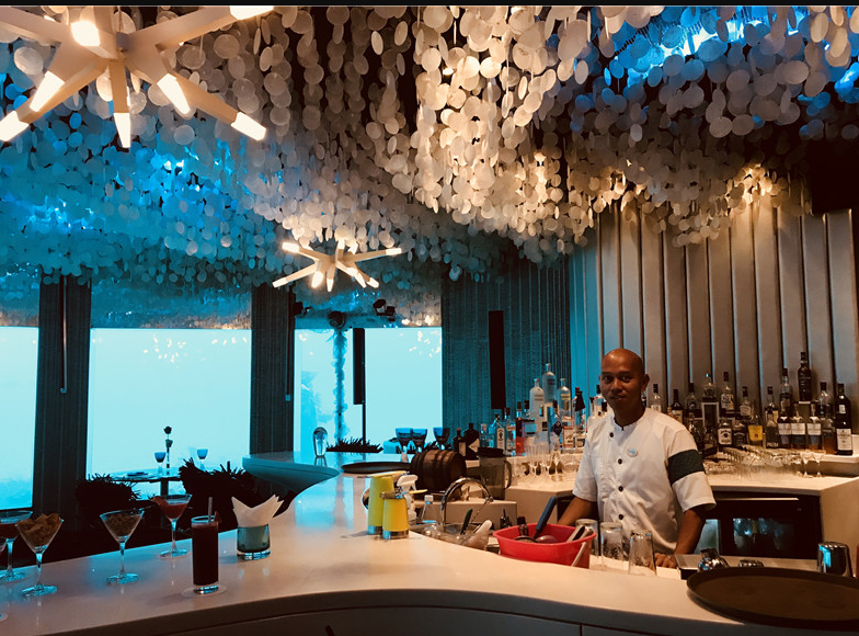 尼亚玛 Niyama Maldives,dining时间( 12:00-2:30 )美食攻略 Subsix  Club（水下酒吧） ，方便大家选岛（海岸线假期一级代理提供），海岛马尔代夫maldives