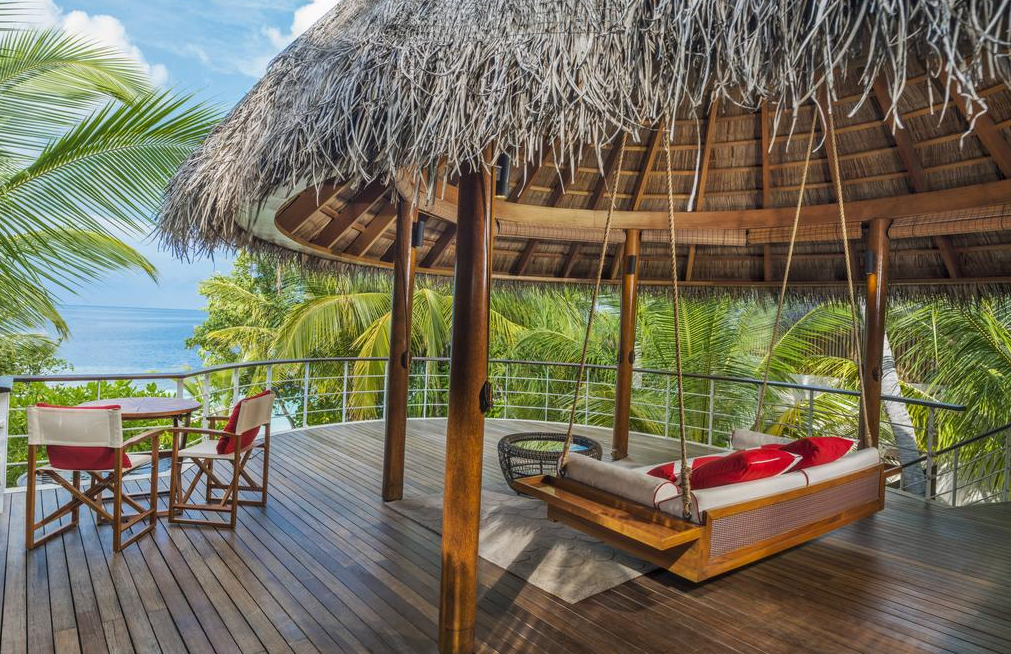 房型内部设施图片参考，如无边泳池与电视及音响， Wonderful Beach Oasis-奇妙海滩绿洲  maldievs(W岛|宁静岛 W Retreat) 