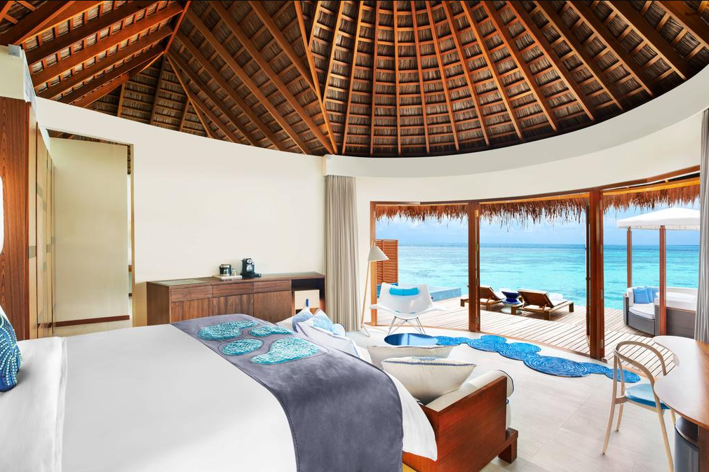 房型内部设施图片参考，如无边泳池与电视及音响， Fabulous Overwater Oasis-绝佳水上绿洲  maldievs(W岛|宁静岛 W Retreat) 