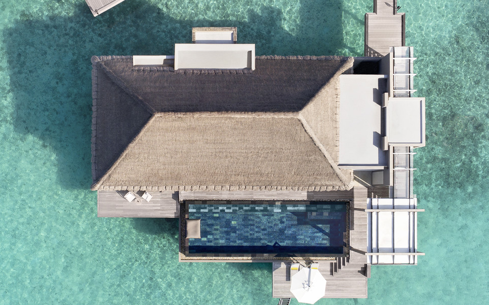 房型内部设施图片参考，如无边泳池与电视及音响， 单卧室水上别墅-Water Villas one bedroom maldievs(白马庄园 Cheval Blanc Randheli) 