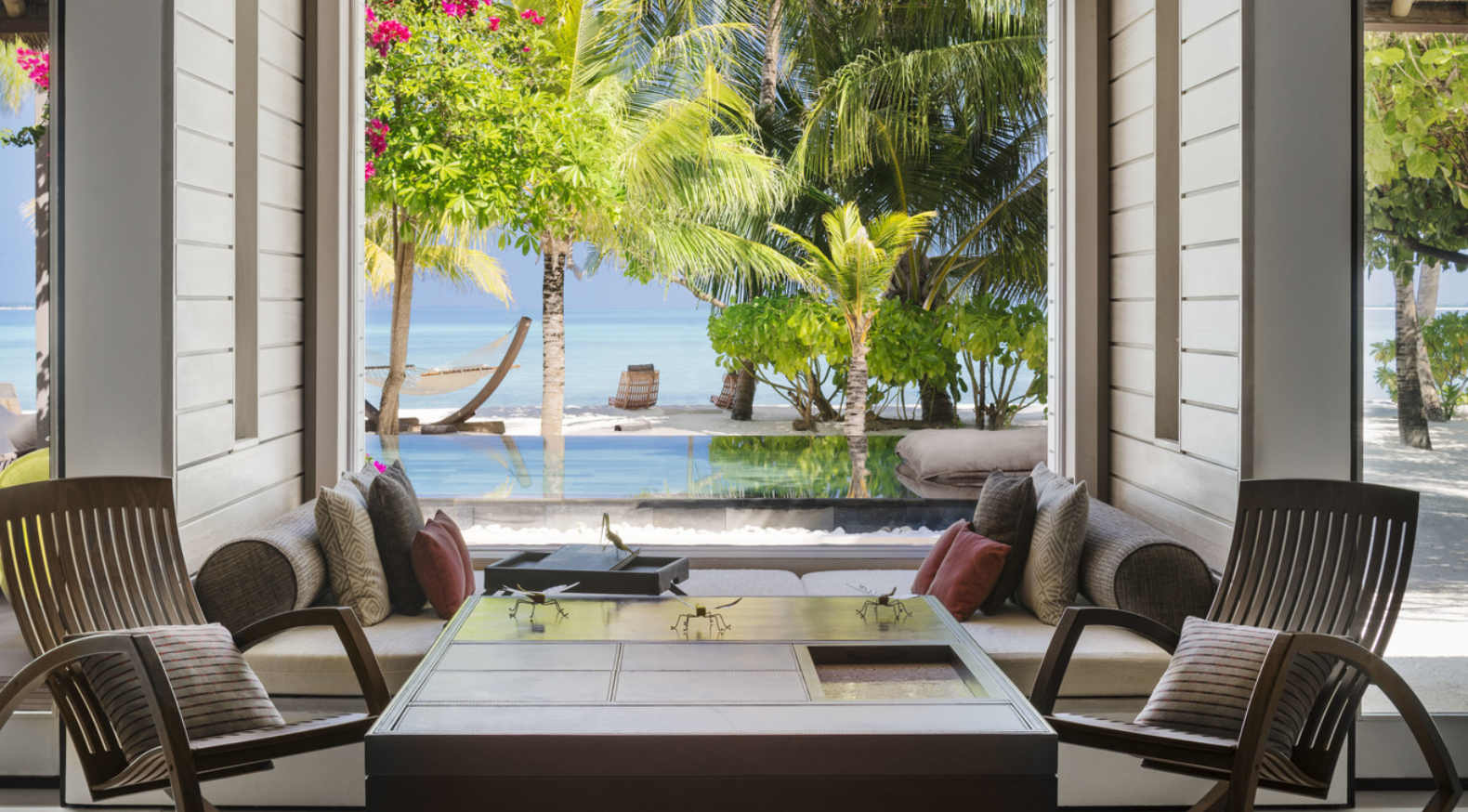 房型内部设施图片参考，如无边泳池与电视及音响， 单卧室岛屿别墅-Island Villas one bedroom maldievs(白马庄园 Cheval Blanc Randheli) 