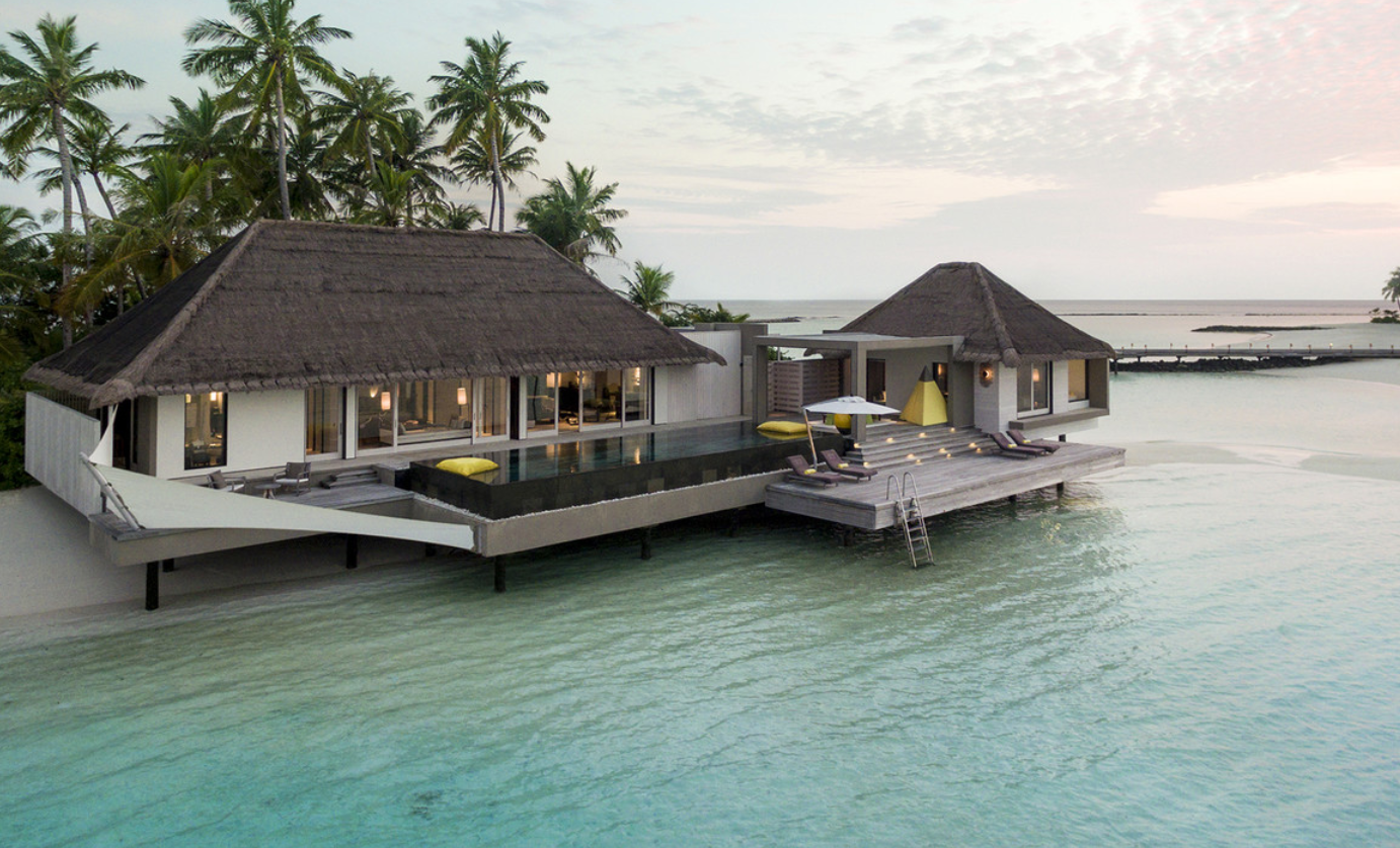 房型内部设施图片参考，如无边泳池与电视及音响， 双卧室花园泄湖别墅-Lagoon Garden Water Villas two bedrooms maldievs(白马庄园 Cheval Blanc Randheli) 