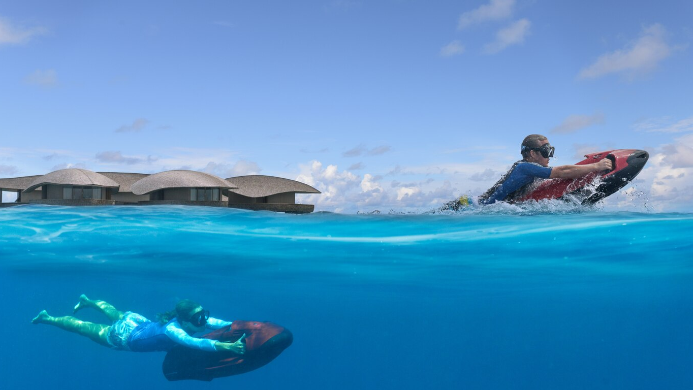 瑞吉|沃木里 The St. Regis Maldives Vommuli Resort, 娱乐活动（海岛maldives）介绍,网球及高尔夫