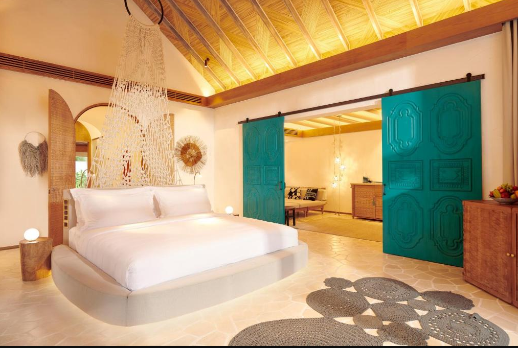 房型内部设施图片参考，如无边泳池与电视及音响， 日出豪华海滩别墅-Deluxe Beach Sunrise Villa maldievs(斯茹芬富士岛 Sirru Fen Fushi) 