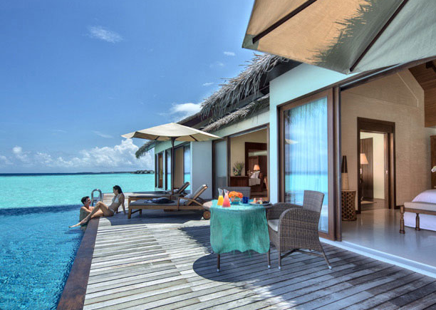 房型内部设施图片参考，如无边泳池与电视及音响， 双卧泳池水上别墅-Two Bedroom Water Pool Villa maldievs(瑞喜登|瑞喜敦 The Residence) 