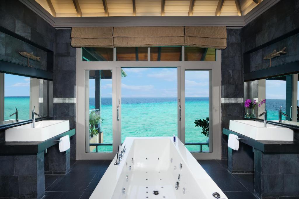 房型内部设施图片参考,如无边泳池与电视及音响, Grand Water Two Bedroom Suite with Private Infinity Pool-豪华水上双卧无边泳池套房 maldievs(JA 玛娜法鲁 JA Manafaru)