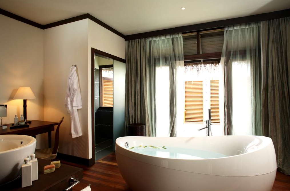 房型内部设施图片参考，如无边泳池与电视及音响， 水上别墅-Water Villa maldievs(波杜希蒂岛|可可棕榈岛 Coco Palm Bodu Hithi) 