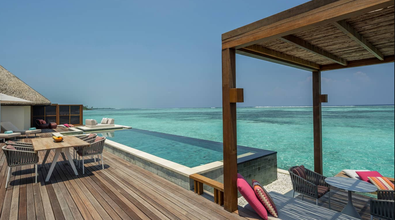 日出双卧室水上套房-Sunrise two bedroom water suite 房型图片及房间装修风格(小四季|四季库达呼拉 Fourseasons Kuda)海岛马尔代夫 