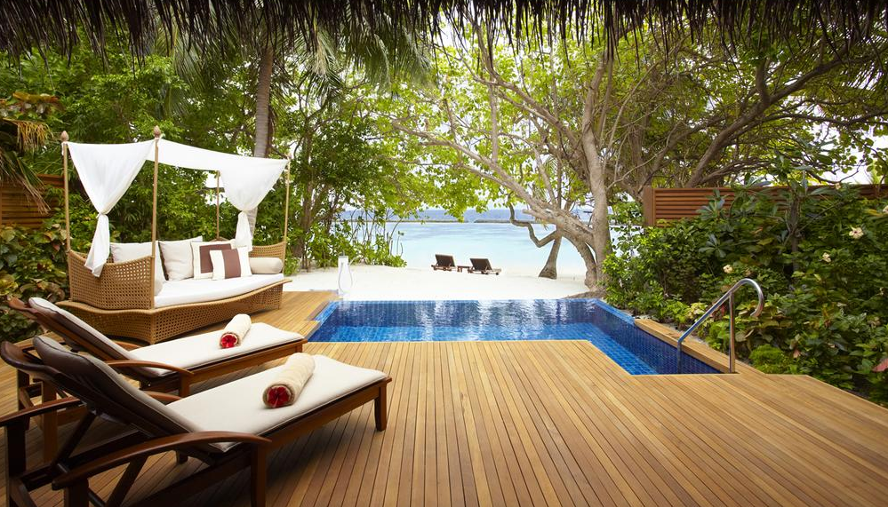 房型内部设施图片参考，如无边泳池与电视及音响， 巴洛斯泳池别墅-Baros Pool Villas maldievs(巴洛斯岛 Baros Maldives) 