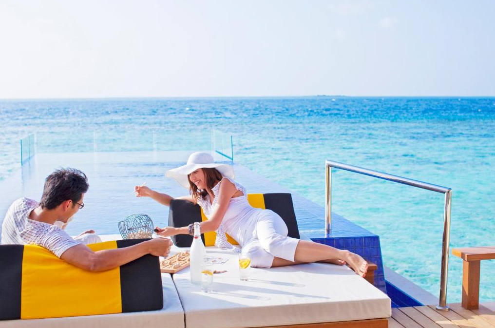 房型内部设施图片参考，如无边泳池与电视及音响， In-Ocean Sunset Pool Villa-日落海中阁 maldievs(薇拉瓦鲁岛|AV岛|海龟岛 Angsana velavaru) 