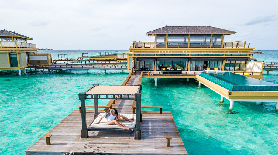 房型内部设施图片参考，如无边泳池与电视及音响， In-Ocean Sunrise Pool Villa With Sala-日出海中阁带瑜伽亭 maldievs(薇拉瓦鲁岛|AV岛|海龟岛 Angsana velavaru) 