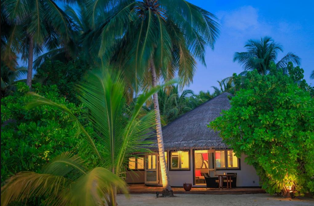 房型内部设施图片参考，如无边泳池与电视及音响， Velavaru Villa-微拉瓦鲁别墅  maldievs(薇拉瓦鲁岛|AV岛|海龟岛 Angsana velavaru) 