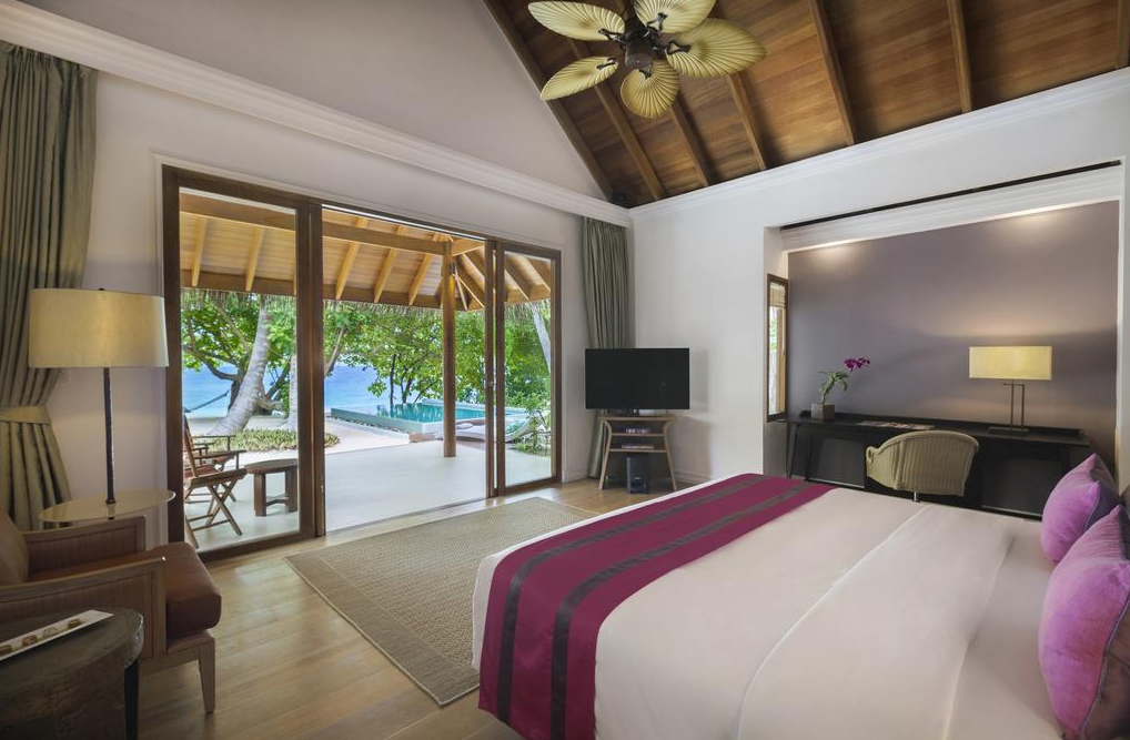 房型内部设施图片参考，如无边泳池与电视及音响， 带泳池的豪华沙屋别墅-Beach Deluxe villa With Pool maldievs(都喜天阙 Dusit Thani) 