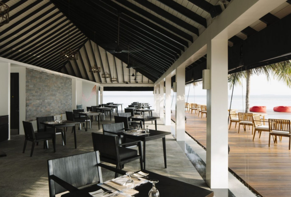 诺库岛 Noku Maldives Resort,dining时间( 全天 )美食攻略 Thari(池畔餐厅与酒吧) ,方便大家选岛(海岸线假期一级代理提供),海岛马尔代夫maldives