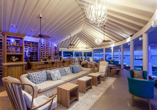 中央格兰德|圣塔拉岛 Centara Grand,dining时间( 10:00 - 24:00 )美食攻略 Aqua(水上酒吧) ,方便大家选岛(海岸线假期一级代理提供),海岛马尔代夫maldives