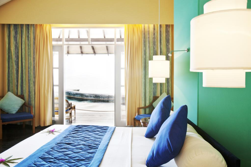 房型内部设施图片参考,如无边泳池与电视及音响, 海滩别墅-Beach Villas maldievs(蜜都帕如岛|密度帕如 Meedhupparu Maldives)