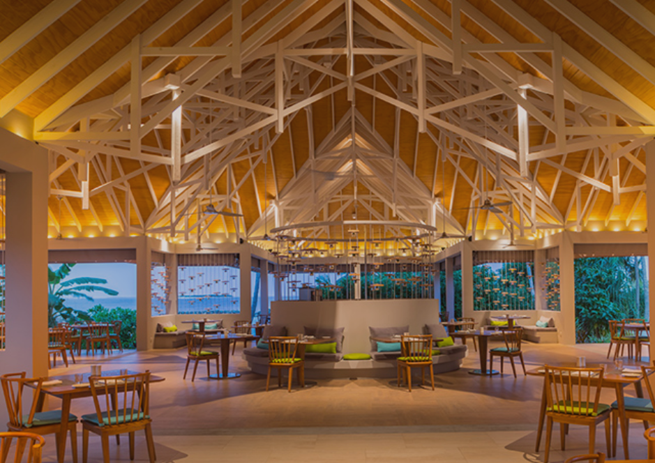 迪加尼|戴加利岛 Dhigali Maldives,dining时间( 6:30-10:30, 12:30-15:00, 19:00-22:00 )美食攻略 Capers(主餐厅) ,方便大家选岛(海岸线假期一级代理提供),海岛马尔代夫maldives