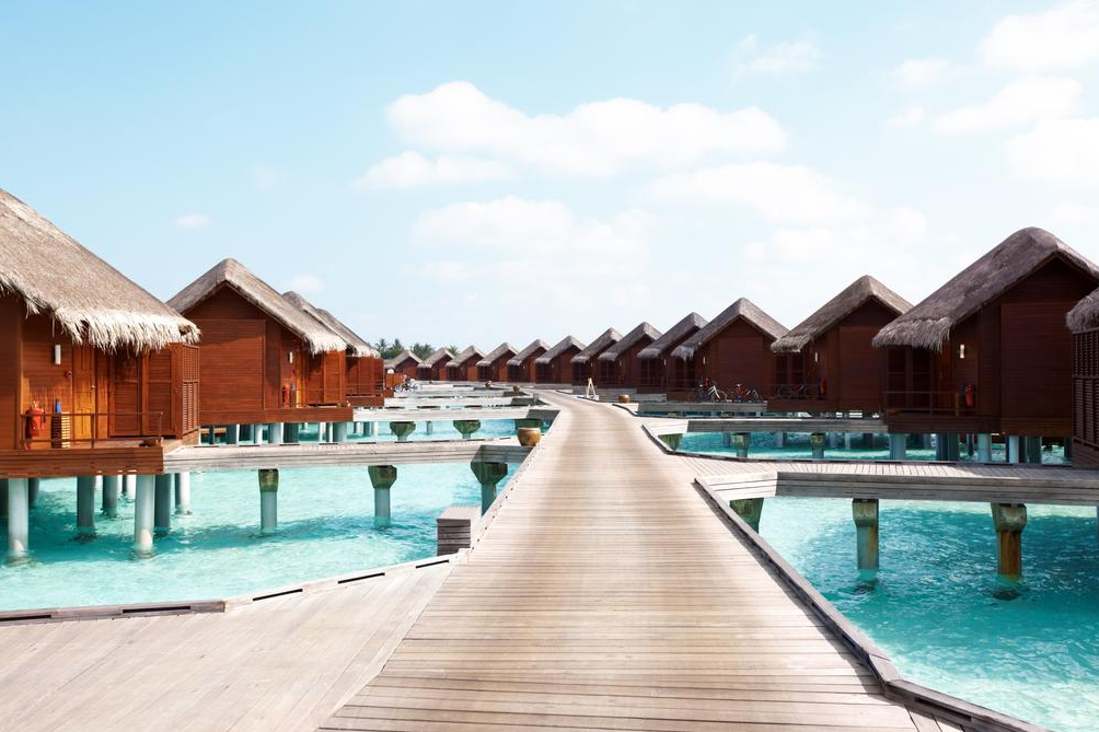 房型内部设施图片参考，如无边泳池与电视及音响， Sunset Over Water Suite-日落水上套房 maldievs(笛古岛D岛(安娜塔拉) Anantara Dhigu) 