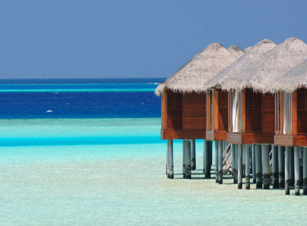 房型内部设施图片参考，如无边泳池与电视及音响， Sunrise Over Water Suite-日出水上套房 maldievs(笛古岛D岛(安娜塔拉) Anantara Dhigu) 