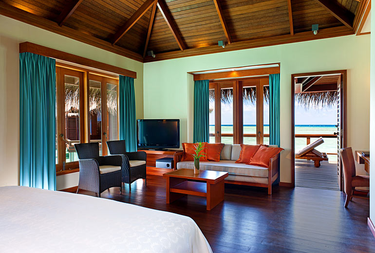 房型内部设施图片参考，如无边泳池与电视及音响， 水上别墅-Water Villa maldievs(满月岛(喜来登) Full Moon) 