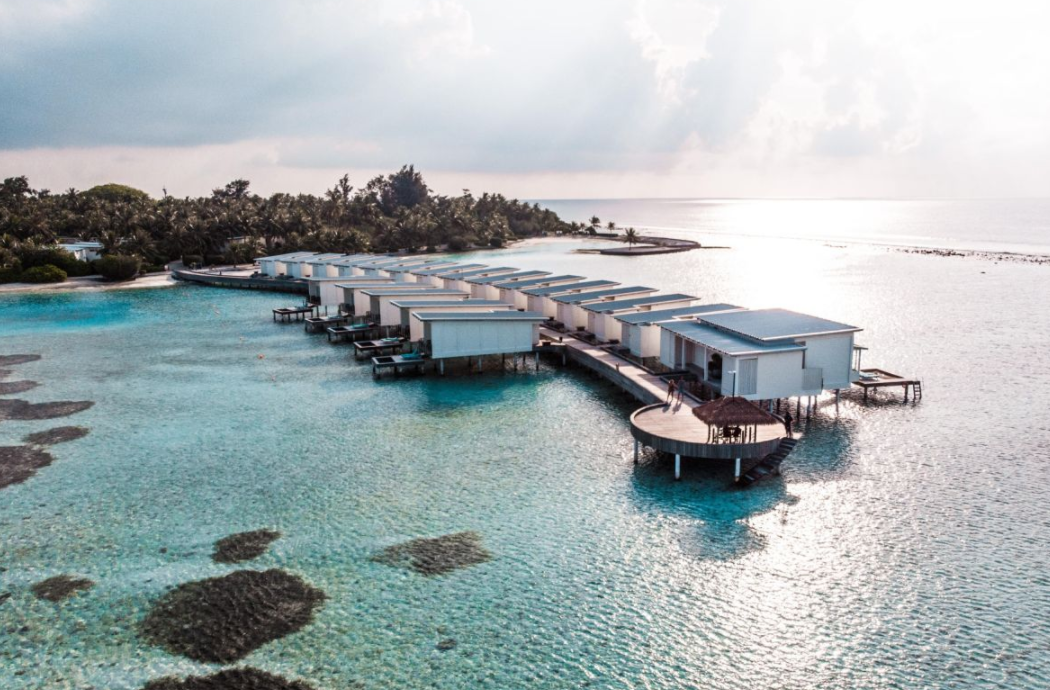 房型内部设施图片参考，如无边泳池与电视及音响， 水上别墅-Overwater Villa maldievs(康杜玛(马)岛 Kandooma Maldives) 