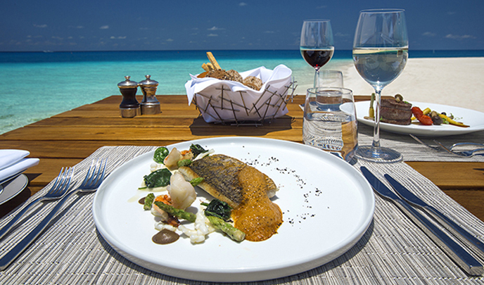 Sand dining美食的图片集（ 亚洲美食 ），印度洋三大明珠马尔代夫,薇拉莎露岛|蔚蓝沙鲁岛 Velassaru