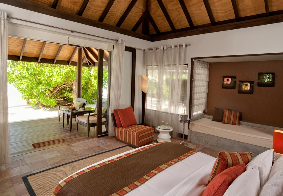 海滩别墅-Beach Villa 房型图片及房间装修风格(薇拉莎露岛|蔚蓝沙鲁岛 Velassaru)海岛马尔代夫 