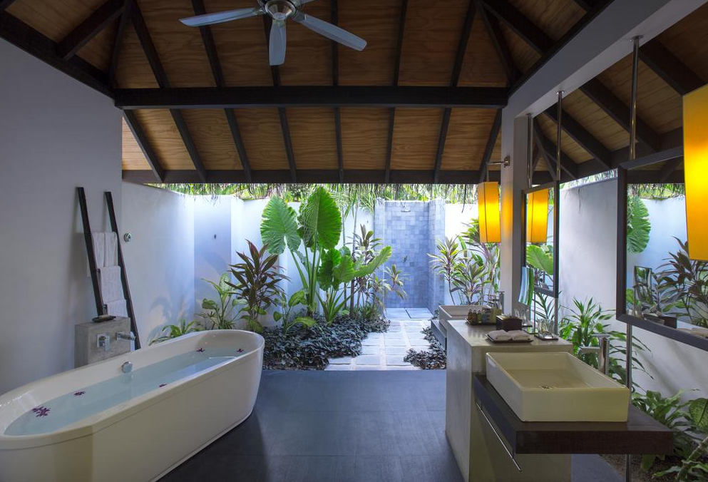 房型内部设施图片参考，如无边泳池与电视及音响， 海滩别墅-Beach Villa maldievs(薇拉莎露岛|蔚蓝沙鲁岛 Velassaru) 