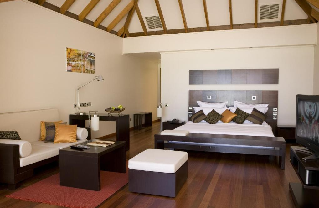 房型内部设施图片参考，如无边泳池与电视及音响， 按摩浴缸水上别墅-Jecuzzi Water Villa maldievs(维利甘度 Veligandu) 