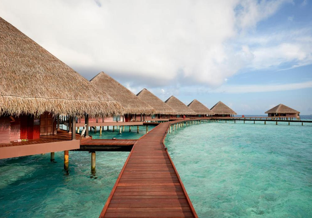 房型内部设施图片参考，如无边泳池与电视及音响， 水上屋-Water Bungalows maldievs(绚丽岛 Adaaran Rannalhi Club) 