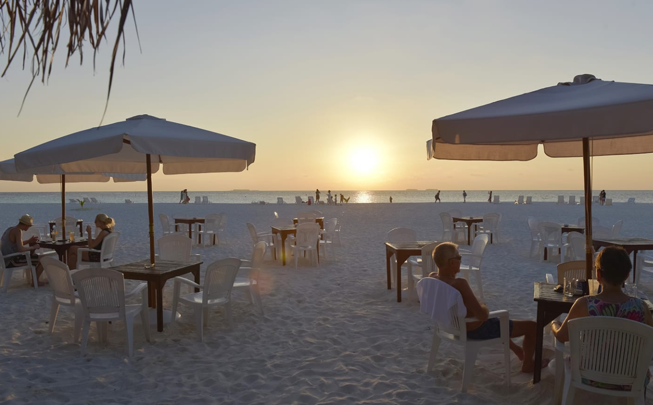 beach bar--海滨酒吧 dining美食的图片集（ 酒水小吃 ），印度洋三大明珠马尔代夫,蓝色美人蕉(礁) Thulhagiri Island Resort