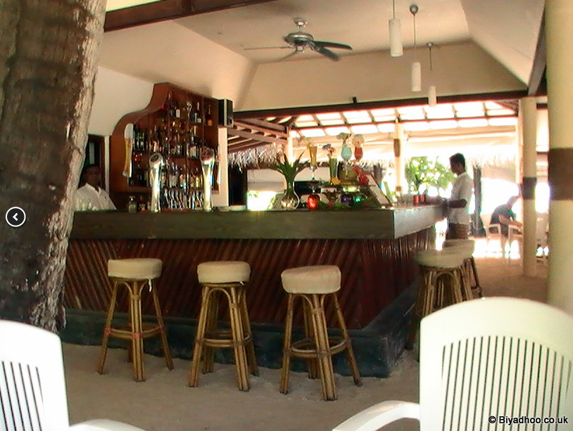 白雅湖岛 Biyadhoo Island,dining时间( 全天候 )美食攻略 The Coconut Bar ，方便大家选岛（海岸线假期一级代理提供），海岛马尔代夫maldives