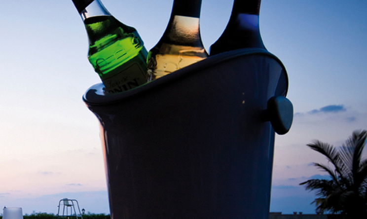 莫凡彼|瑞享岛 Movenpick Resort Kuredhivaru Maldives,dining时间( 18:00-22:00 )美食攻略 Bodumas(水上海鲜餐厅) ,方便大家选岛(海岸线假期一级代理提供),海岛马尔代夫maldives