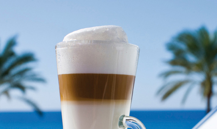 莫凡彼|瑞享岛 Movenpick Resort Kuredhivaru Maldives,dining时间( 11:00- 18:00 )美食攻略 Movenpick Coffee & Wine Lounge（莫凡彼咖啡酒廊） ，方便大家选岛（海岸线假期一级代理提供），海岛马尔代夫maldives