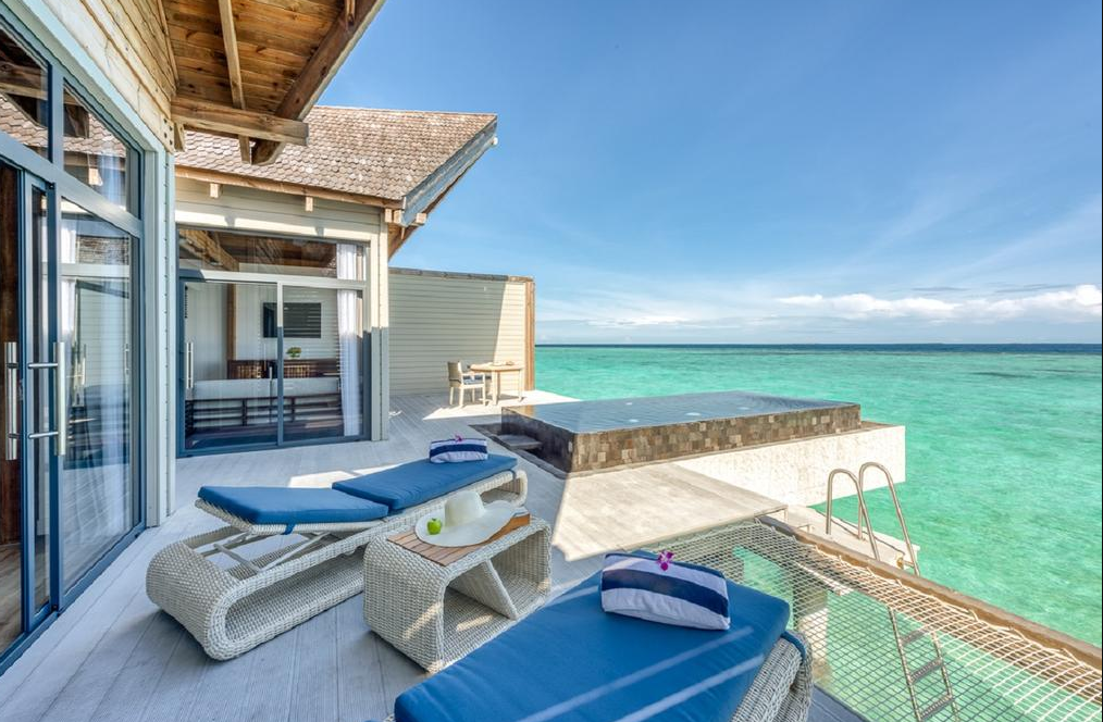 水上泳池别墅（海景）-Overwater Pool Villa Ocean 房型图片及房间装修风格(莫凡彼|瑞享岛 Movenpick Resort Kuredhivaru Maldives)海岛马尔代夫 