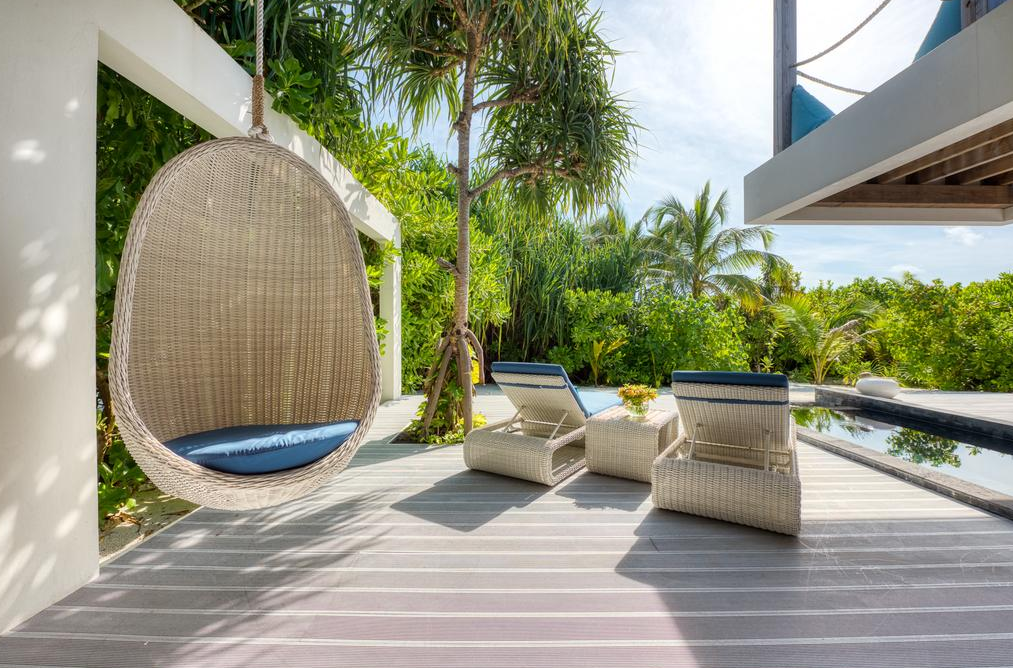 房型内部设施图片参考，如无边泳池与电视及音响， 海滩泳池套房-Beach Pool Suite maldievs(莫凡彼|瑞享岛 Movenpick Resort Kuredhivaru Maldives) 