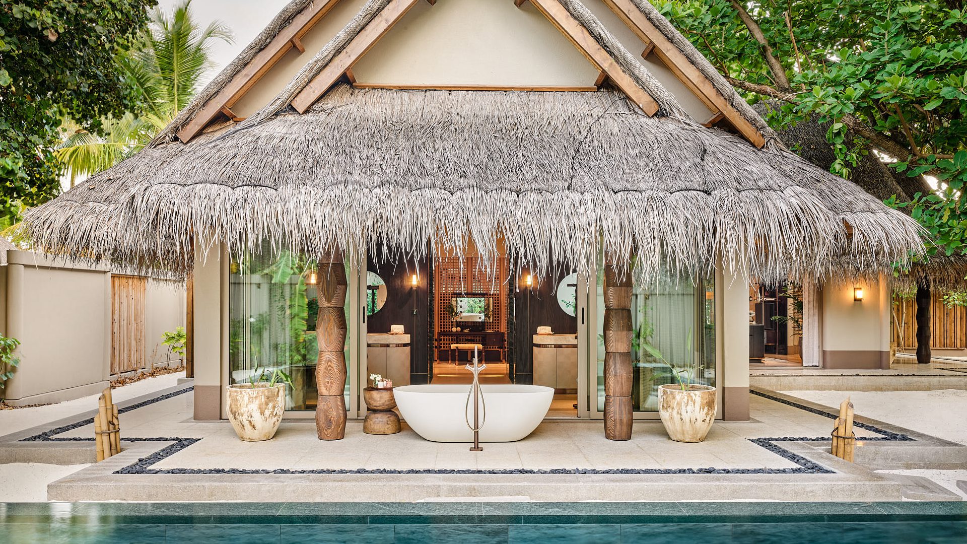 房型内部设施图片参考，如无边泳池与电视及音响， 双卧室家庭沙滩别墅-Family Beach Villa with 2Pool (Two-bedroom) maldievs(娇丽岛 Joali Maldives) 