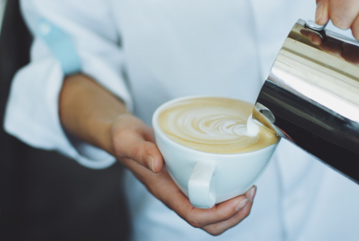 卓美亚岛 Jumeirah Maldives Ohahali Island,dining时间( 6:00-19：00 )美食攻略 休闲咖啡厅-- Café Lounge ，方便大家选岛（海岸线假期一级代理提供），海岛马尔代夫maldives