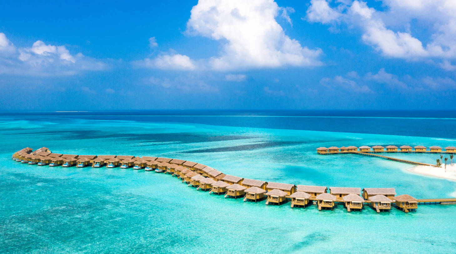 房型内部设施图片参考，如无边泳池与电视及音响， Dolphin Villas-海豚别墅  maldievs(你与我 You & Me by Cocoon Maldives) 