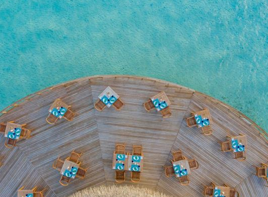 伊露薇丽岛 Sun Aqua Iru Veli,dining时间( 午餐、晚餐 )美食攻略 水上特色餐厅 --Over Water Specialty Restaurant ，方便大家选岛（海岸线假期一级代理提供），海岛马尔代夫maldives