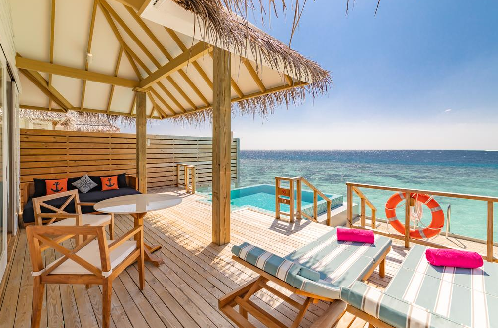 房型内部设施图片参考，如无边泳池与电视及音响， Ocean Suite with Pool-海洋泳池套房  maldievs(伊露薇丽岛 Sun Aqua Iru Veli) 