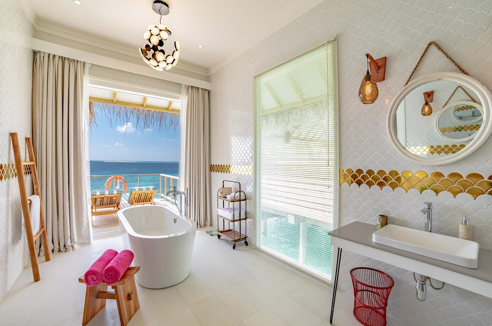 房型内部设施图片参考，如无边泳池与电视及音响， Dolphin Ocean Suite-海豚海洋套房  maldievs(伊露薇丽岛 Sun Aqua Iru Veli) 