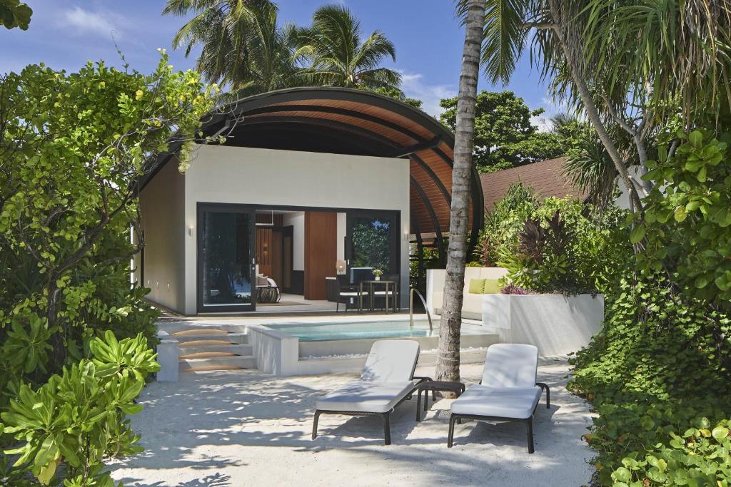 Deluxe Beach Villa  Pool-豪华沙滩泳池别墅  房型图片及房间装修风格(威斯汀 The Westin Maldives Miriandhoo Resort)海岛马尔代夫