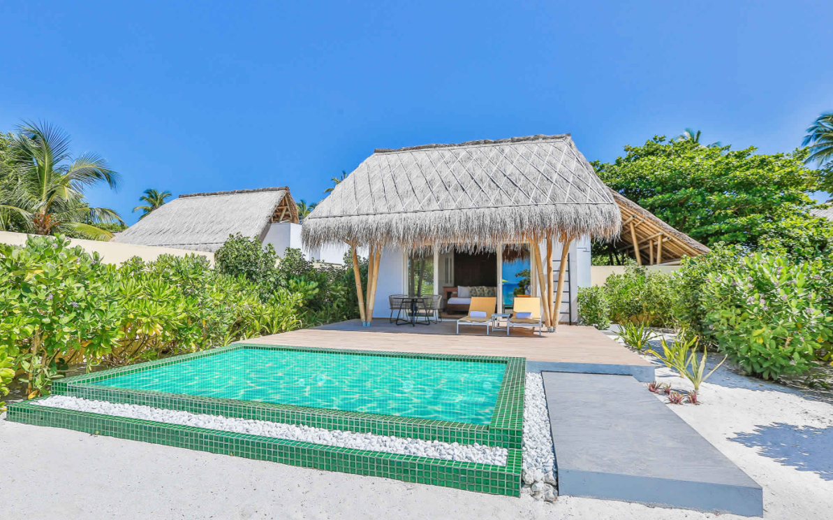 房型内部设施图片参考，如无边泳池与电视及音响， Beach Villa with Pool-海滩泳池别墅  maldievs(翡翠岛 Emerald Maldives Resort and Spa) 